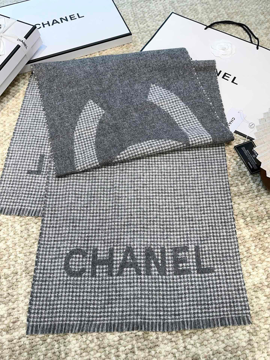 CHANEL HOUNDSTOOTH SCARF 185 CM IN SHADOW GRAY CASHMERE 393122