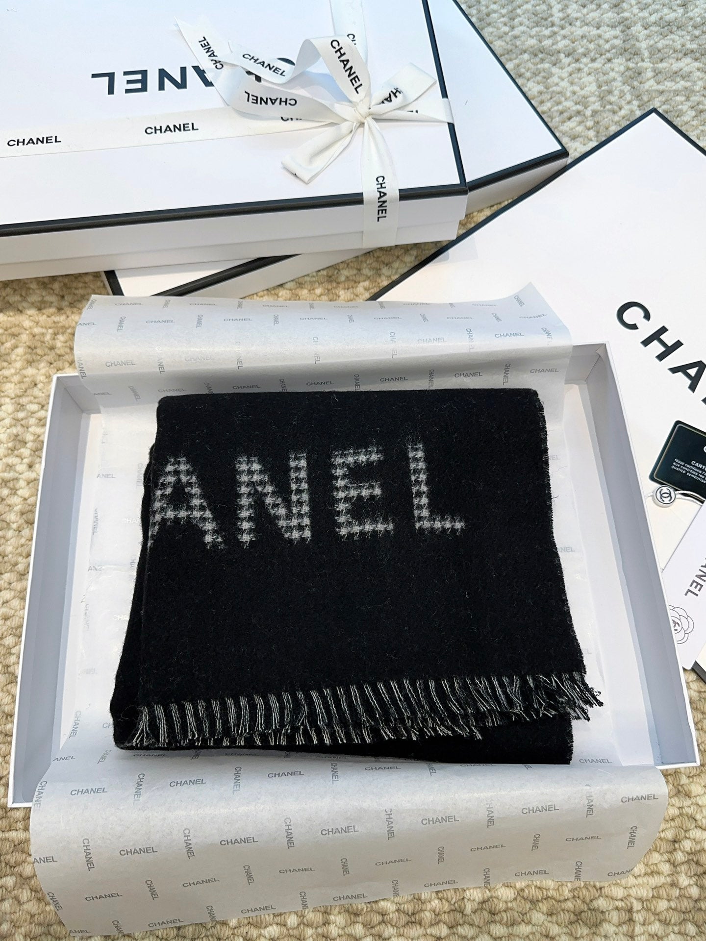 CHANEL HOUNDSTOOTH SCARF 185 CM IN BLACK CASHMERE 393123