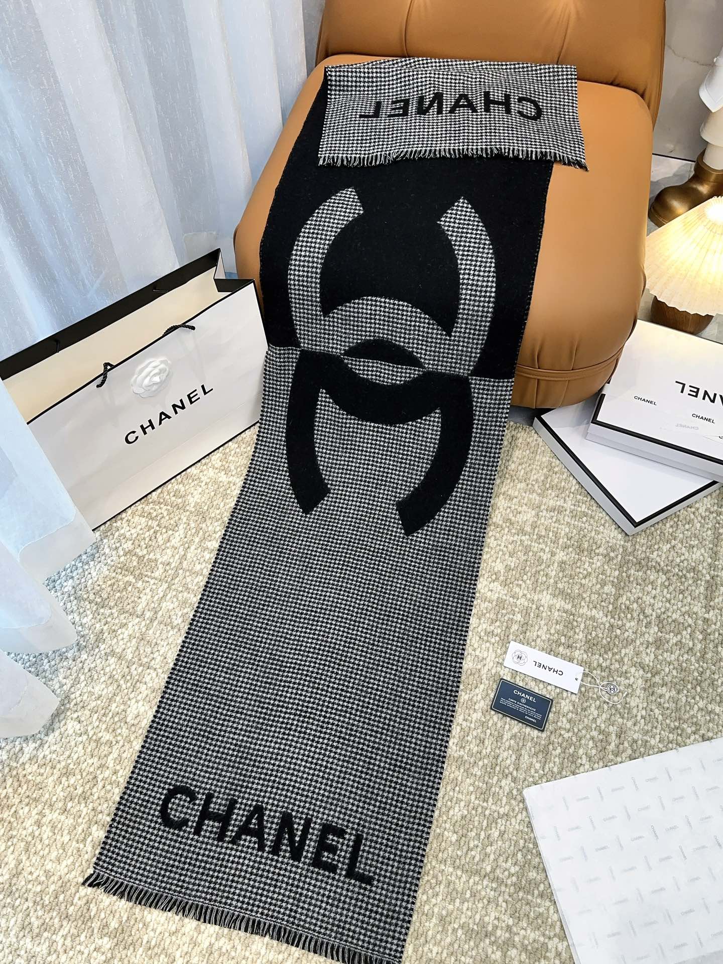 CHANEL HOUNDSTOOTH SCARF 185 CM IN BLACK CASHMERE 393123