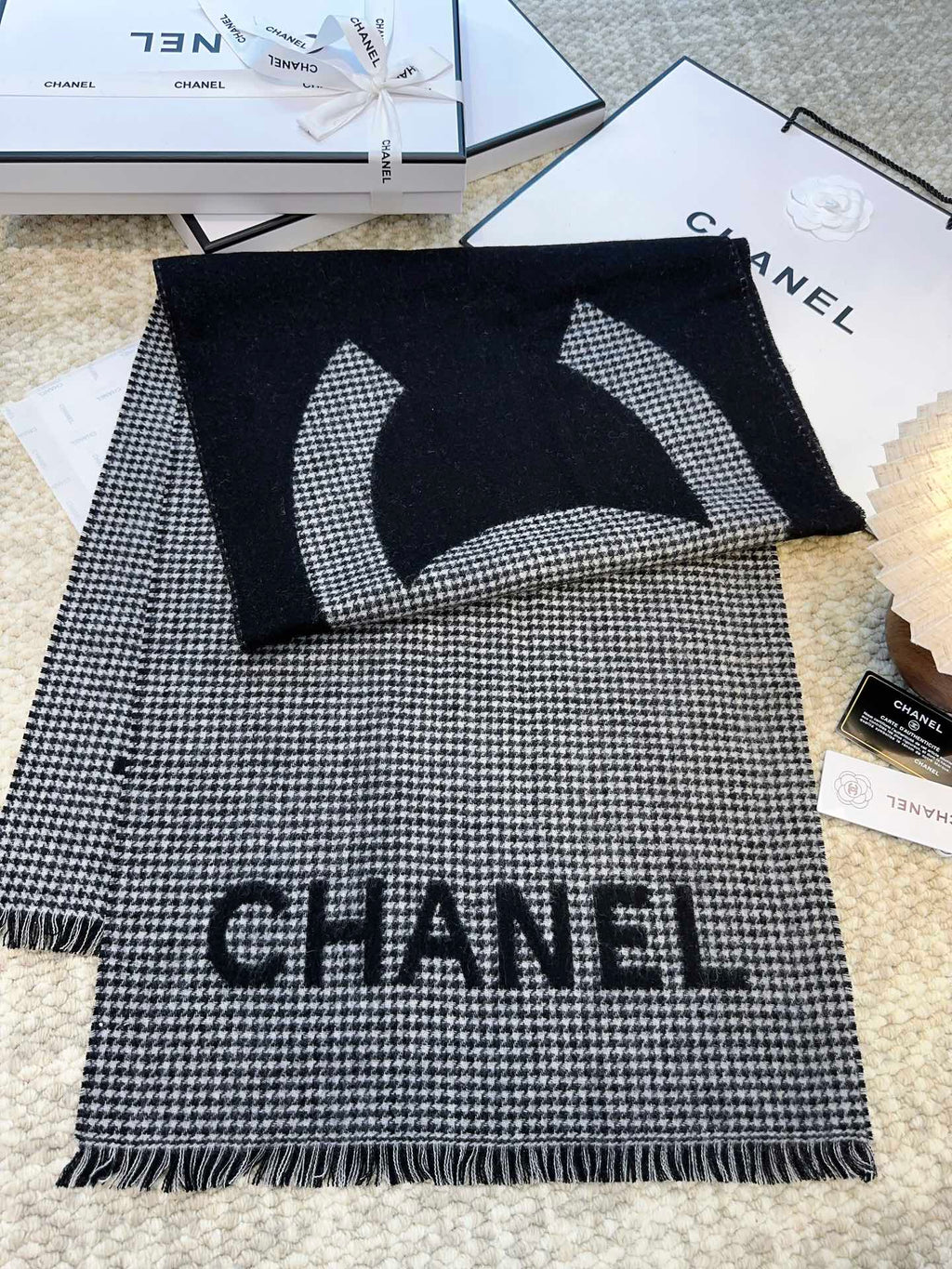 CHANEL HOUNDSTOOTH SCARF 185 CM IN BLACK CASHMERE 393123