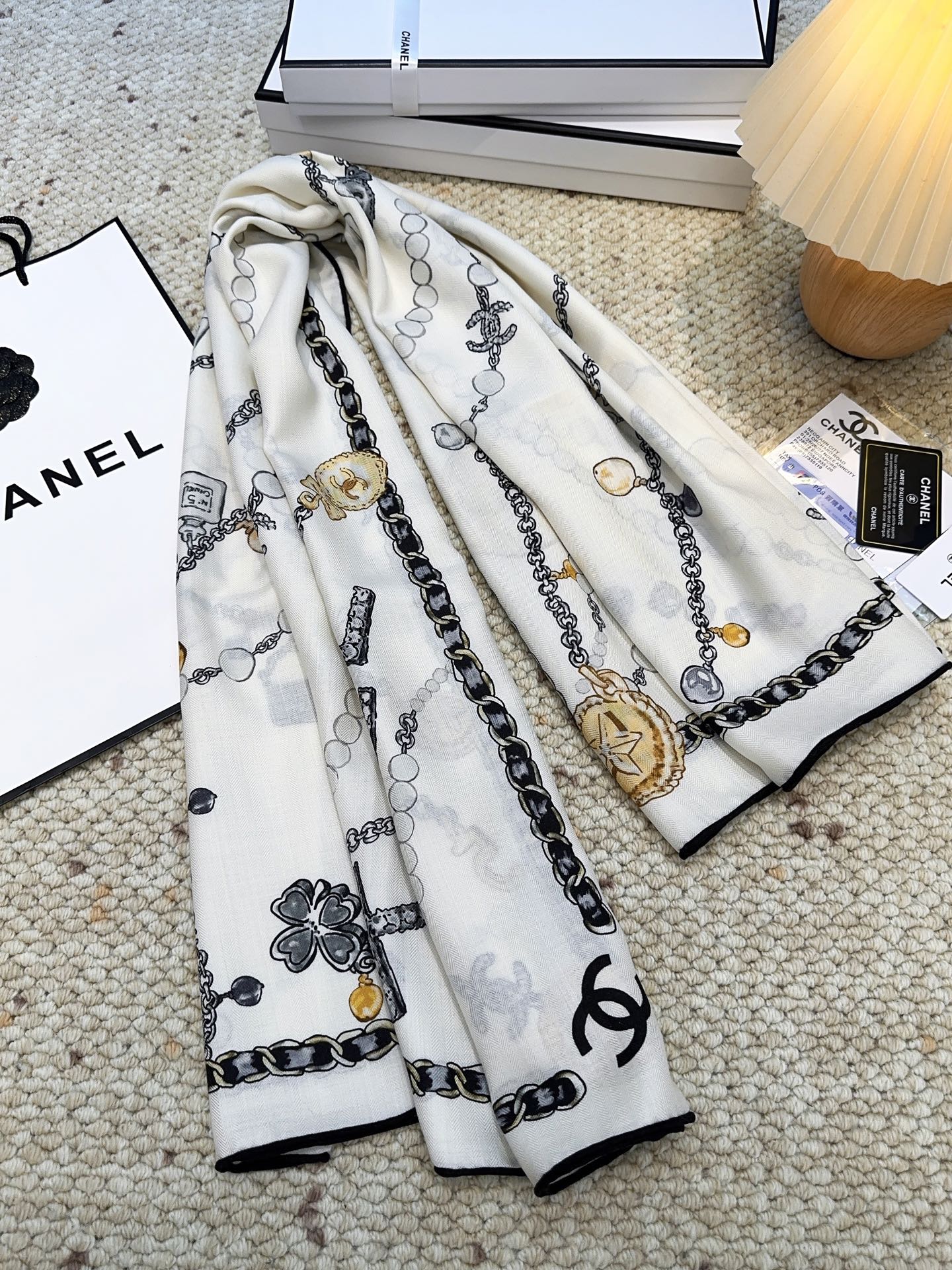 CHANEL 25S SCARF 140 CM IN CASHMERE SILK 943929