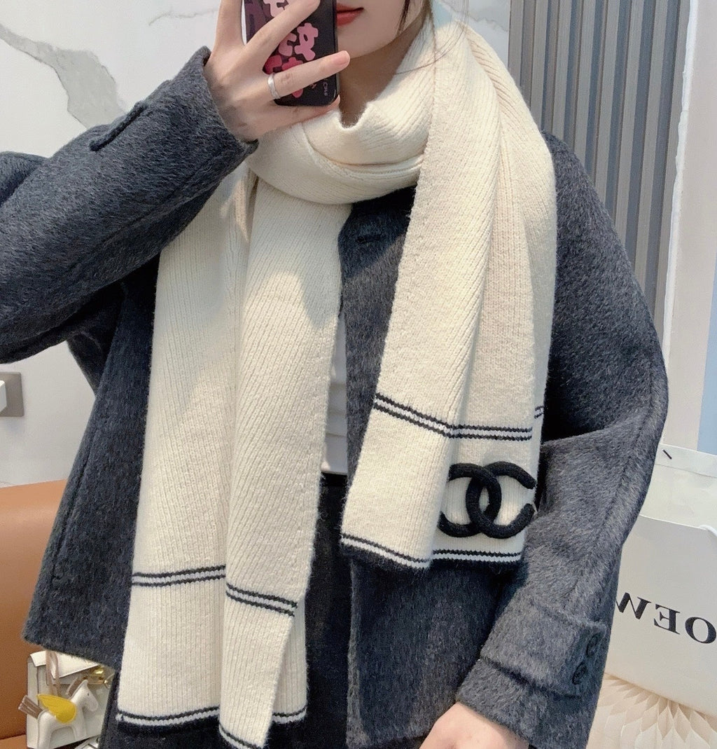 CHANEL 25S SCARF 175 IN CASHMERE 932236