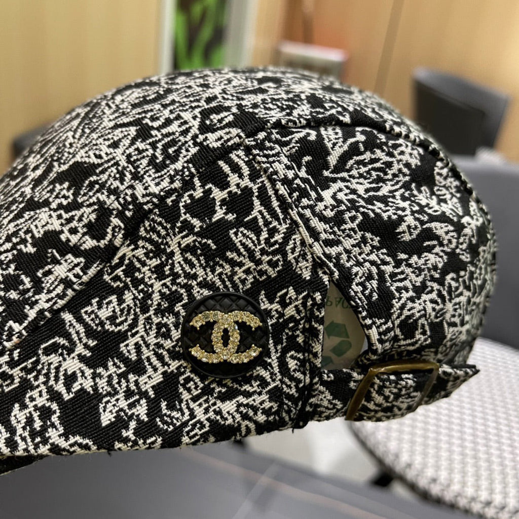 CHANEL BAKER BOY CAP IN BLACK MIX WHITE FABRIC 431519