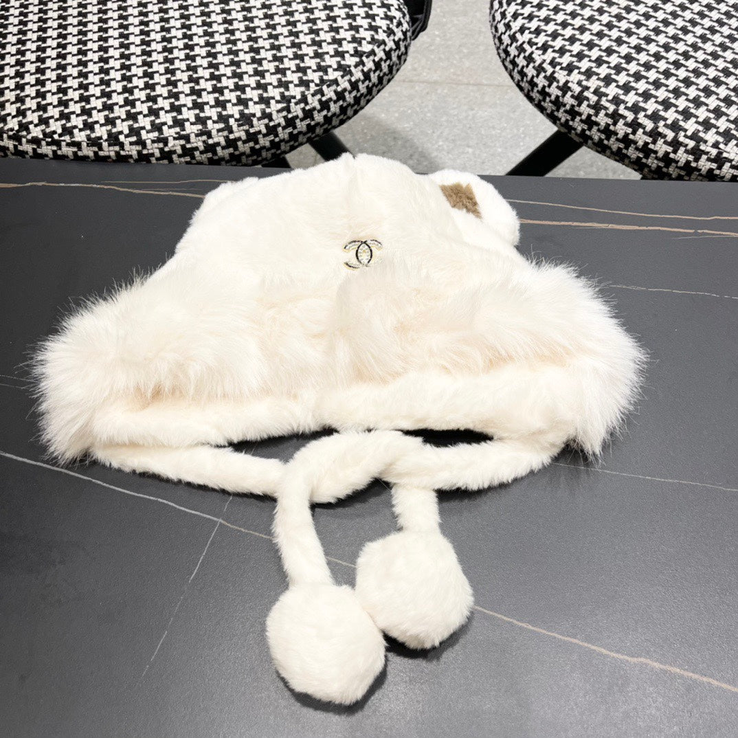 CHANEL BEANIE HAT IN WHITE FLEECE AND WOOL 433166