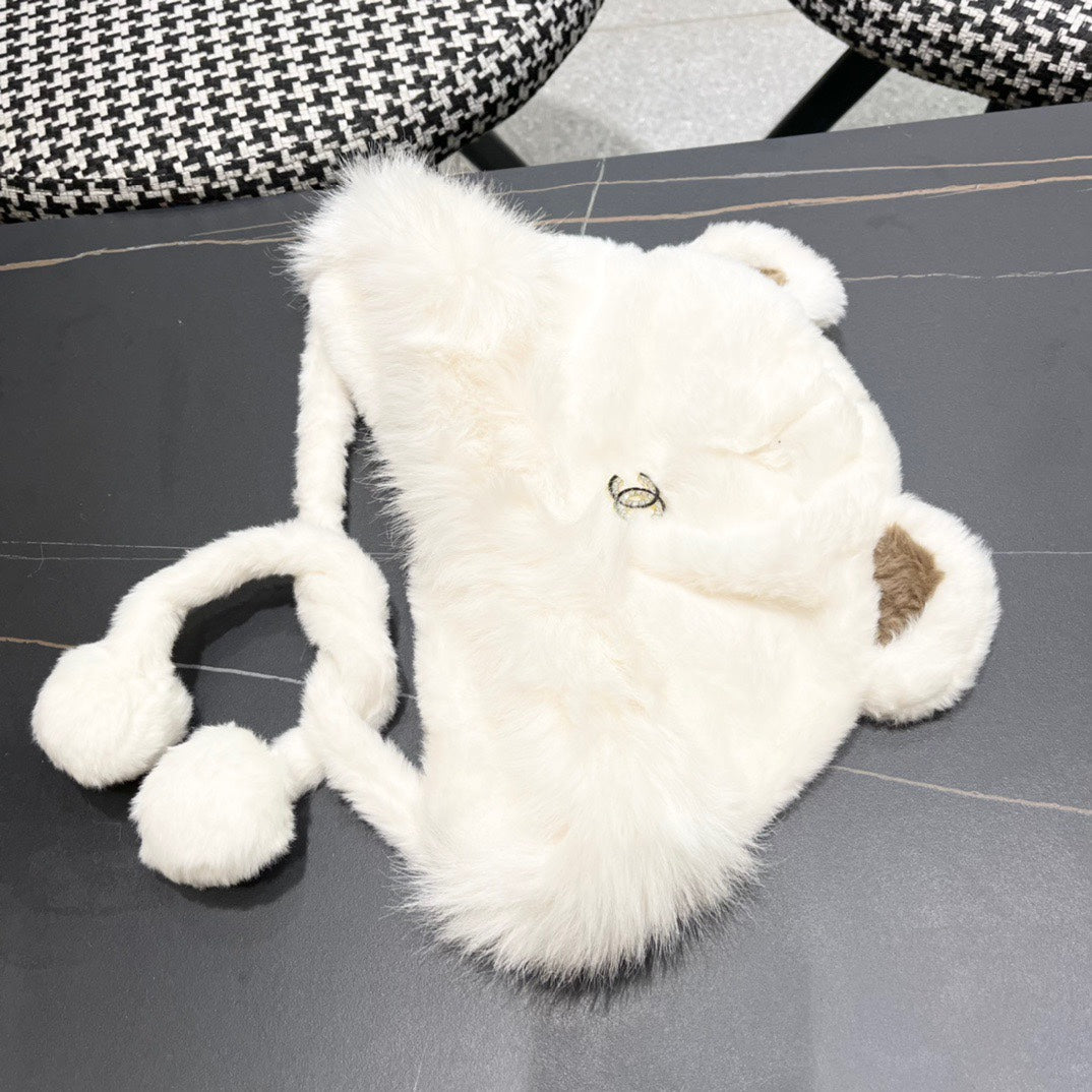 CHANEL BEANIE HAT IN WHITE FLEECE AND WOOL 433166