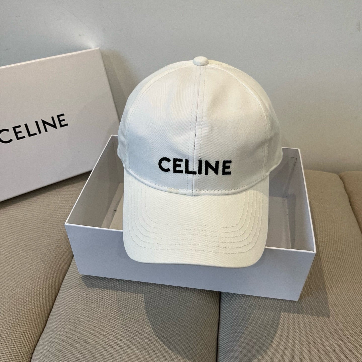 CELINE BASEBALL CAP MODEL 650192 IN WHITE FABRIC
