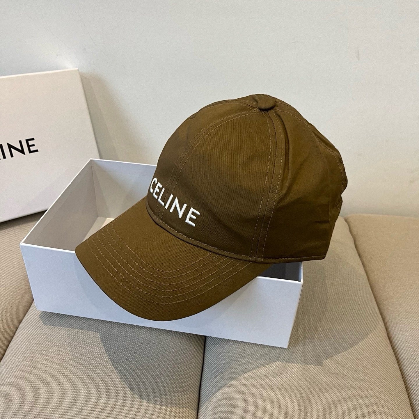 CELINE BASEBALL CAP MODEL 650193 IN BROWN FABRIC