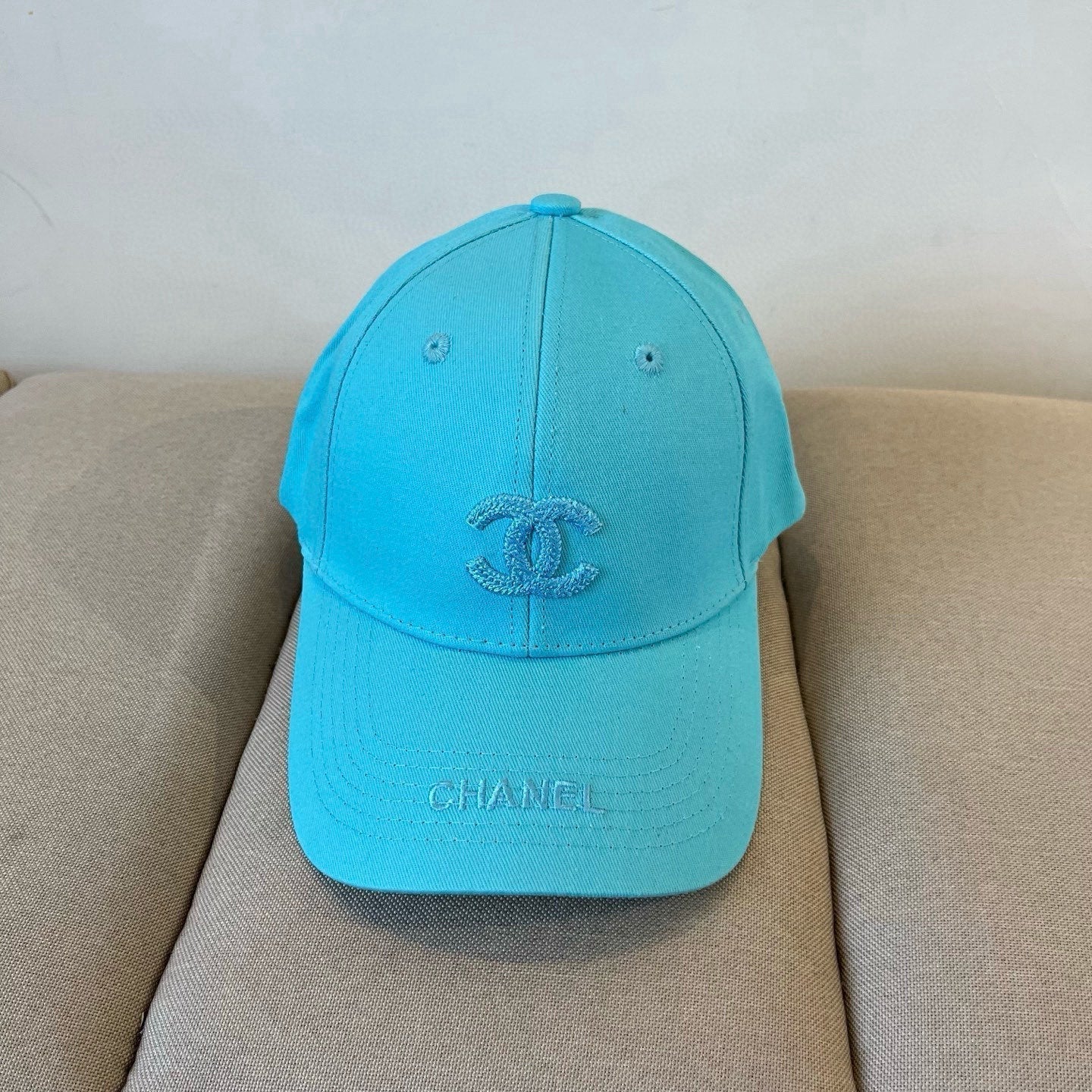 CHANEL BASEBALL HAT IN BRIGHT CYAN COTTON 672892