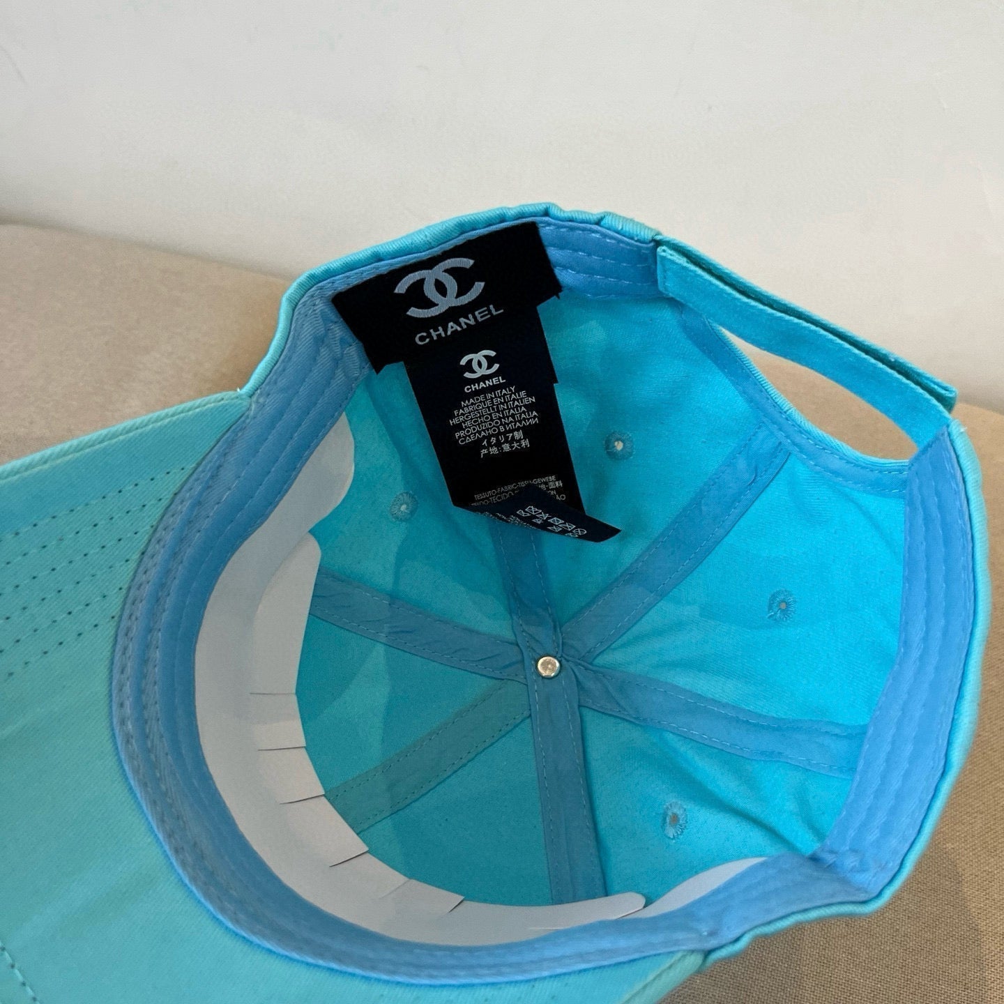 CHANEL BASEBALL HAT IN BRIGHT CYAN COTTON 672892