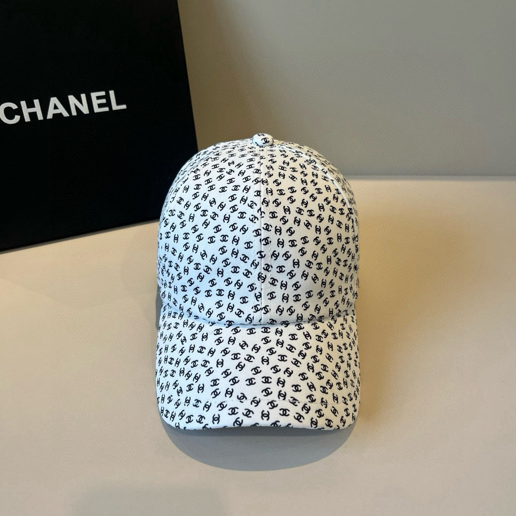 CHANEL BASEBALL HAT IN WHITE 672899