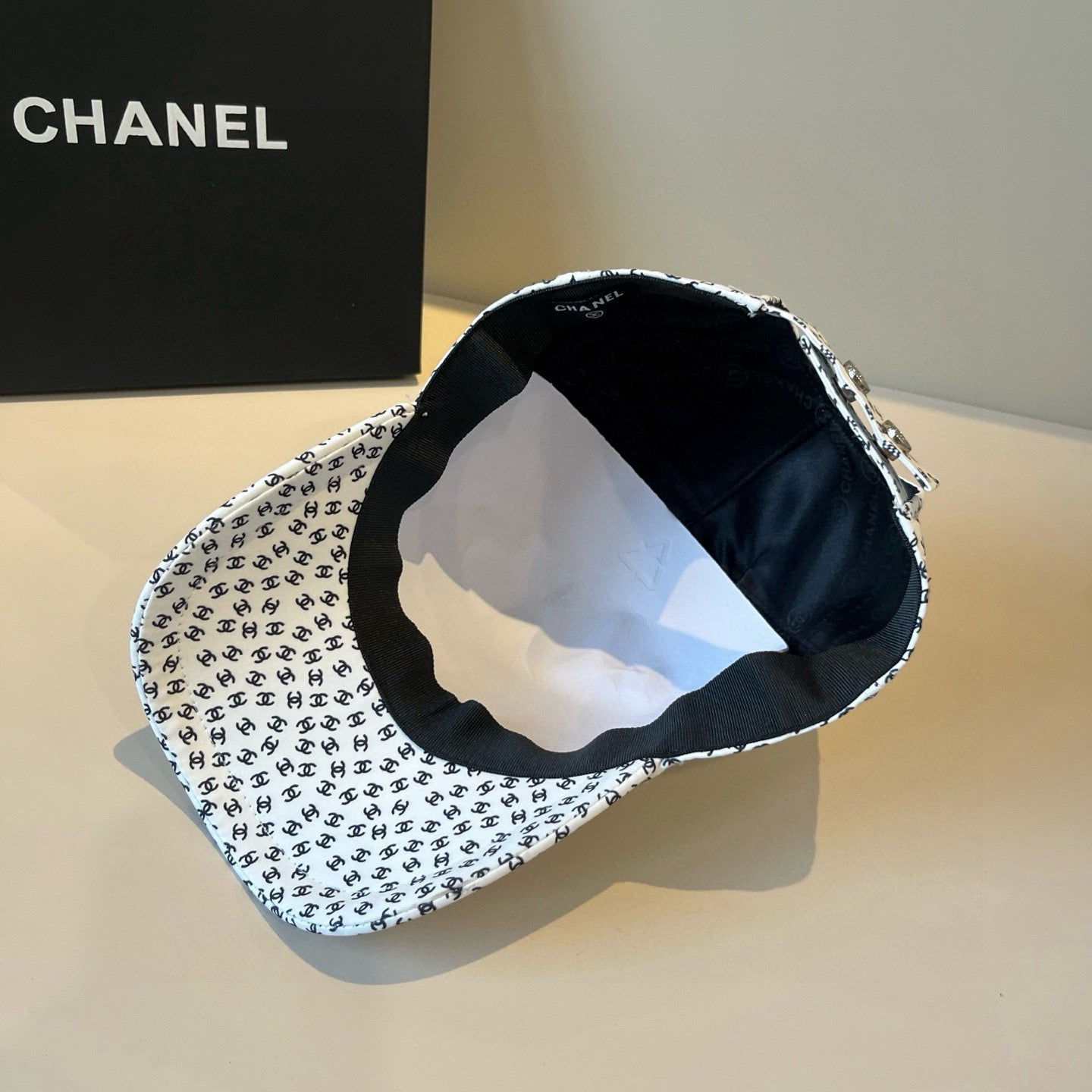CHANEL BASEBALL HAT IN WHITE 672899