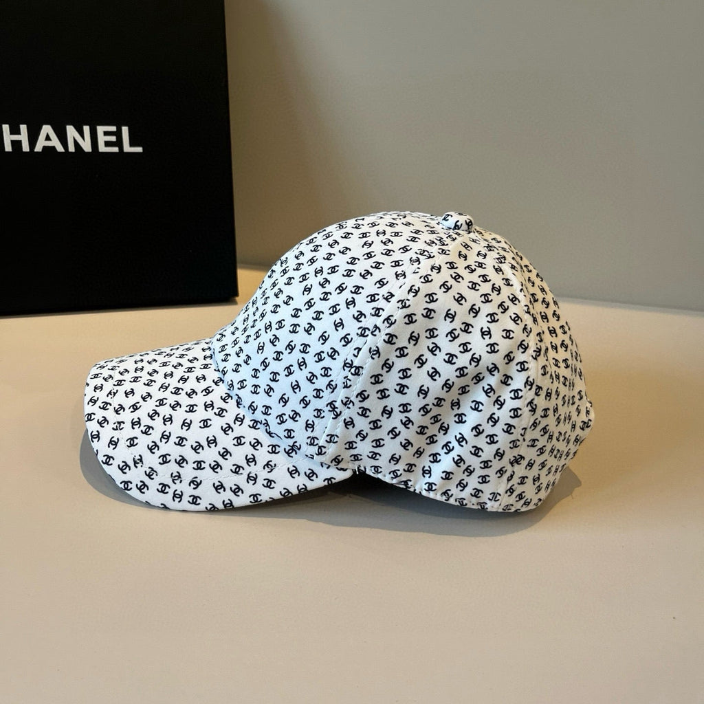 CHANEL BASEBALL HAT IN WHITE 672899