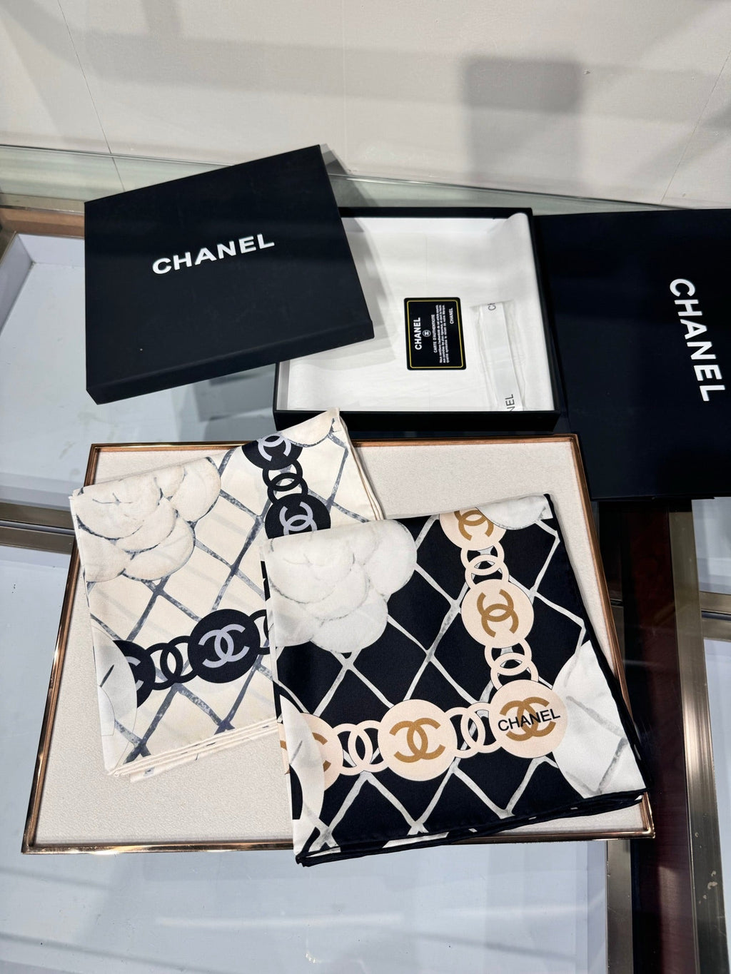 CHANEL 25S SCARF 90 IN CASHMERE SILK 737220