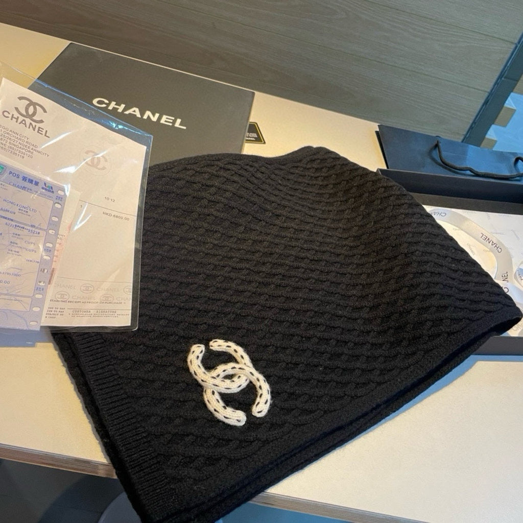 CHANEL SCARF 170 CM IN BLACK CASHMERE WITH WHITE LOGO 401989
