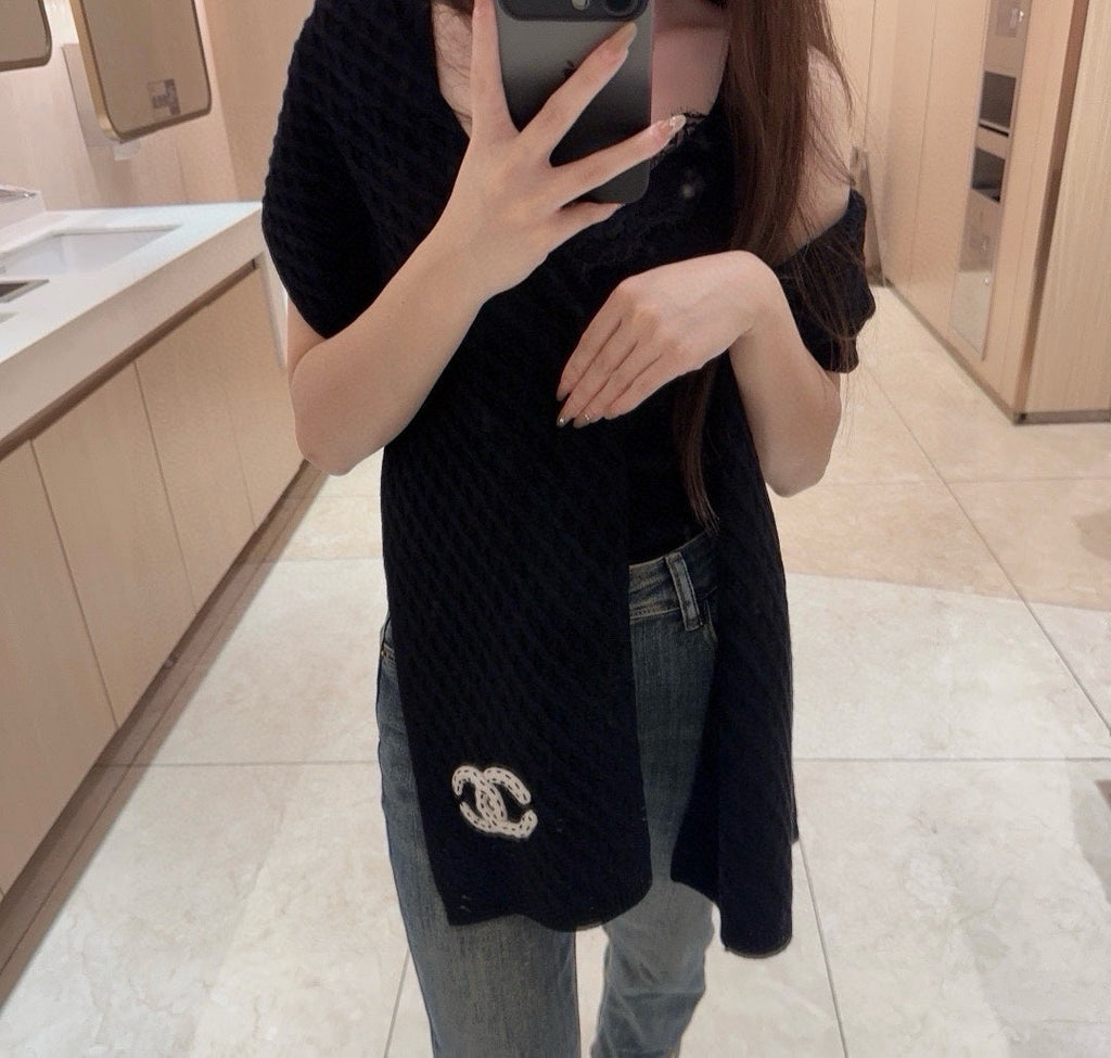CHANEL SCARF 170 CM IN BLACK CASHMERE WITH WHITE LOGO 401989