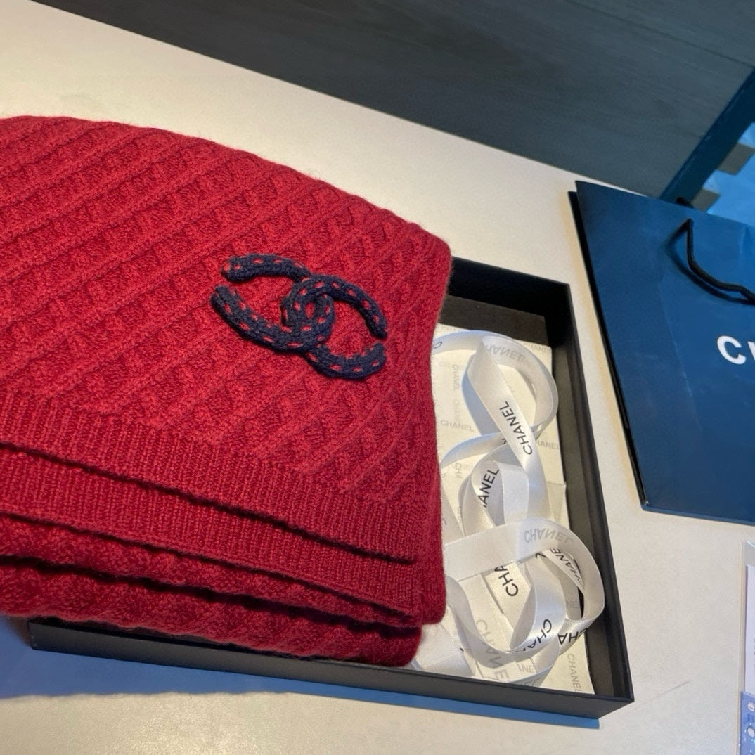 CHANEL SCARF 170 CM IN CHERRY RED CASHMERE 401992