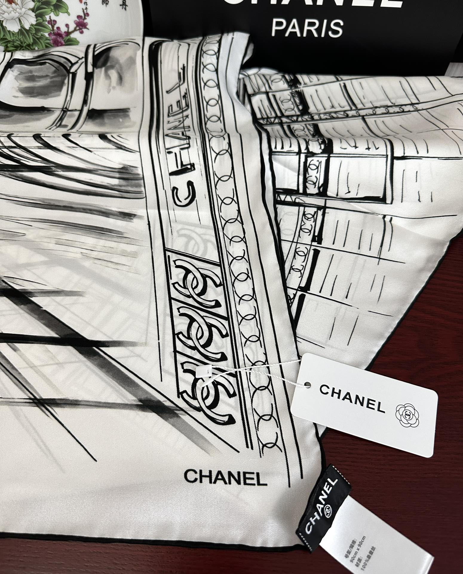CHANEL 25S SCARF 90 IN SILK 001