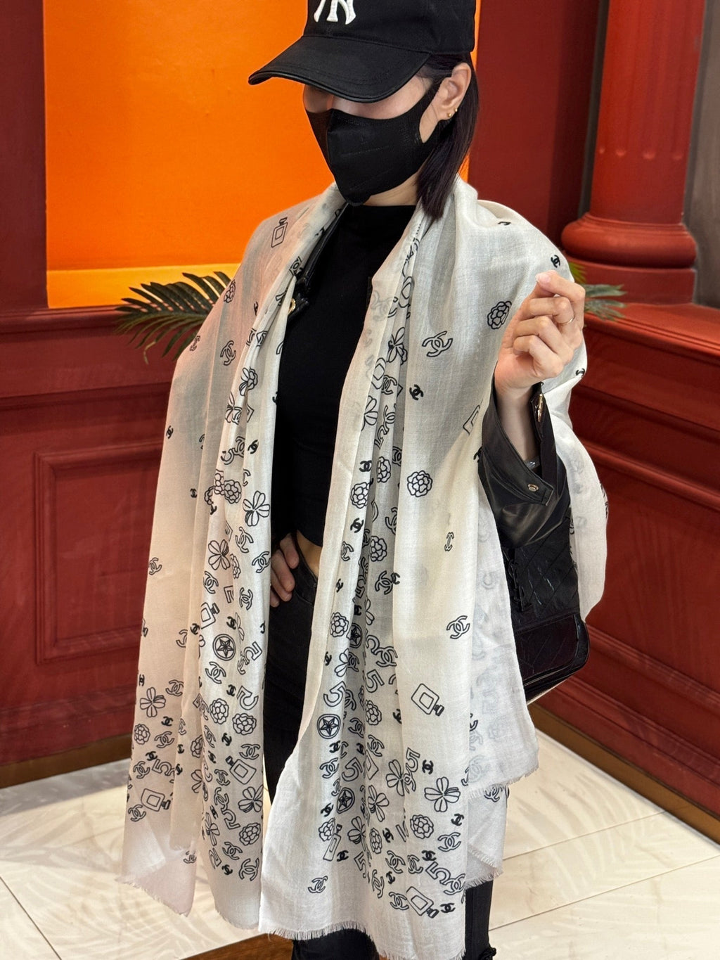 CHANEL 25S SCARF 200 IN CASHMERE 727296