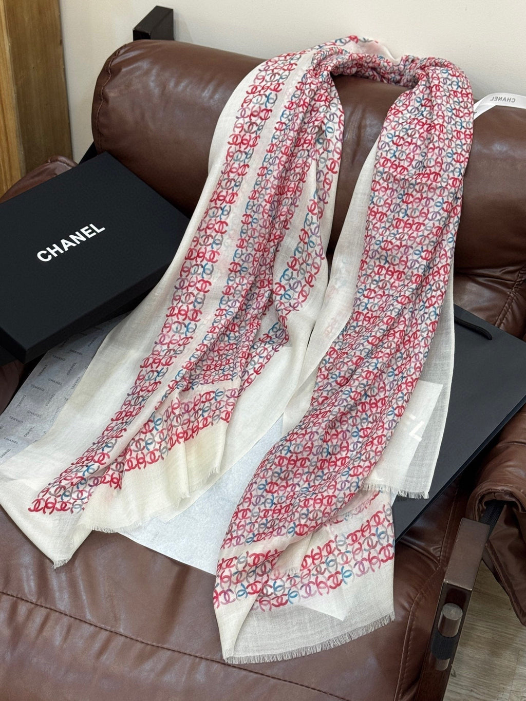 CHANEL 25S SCARF 200 IN CASHMERE 728978