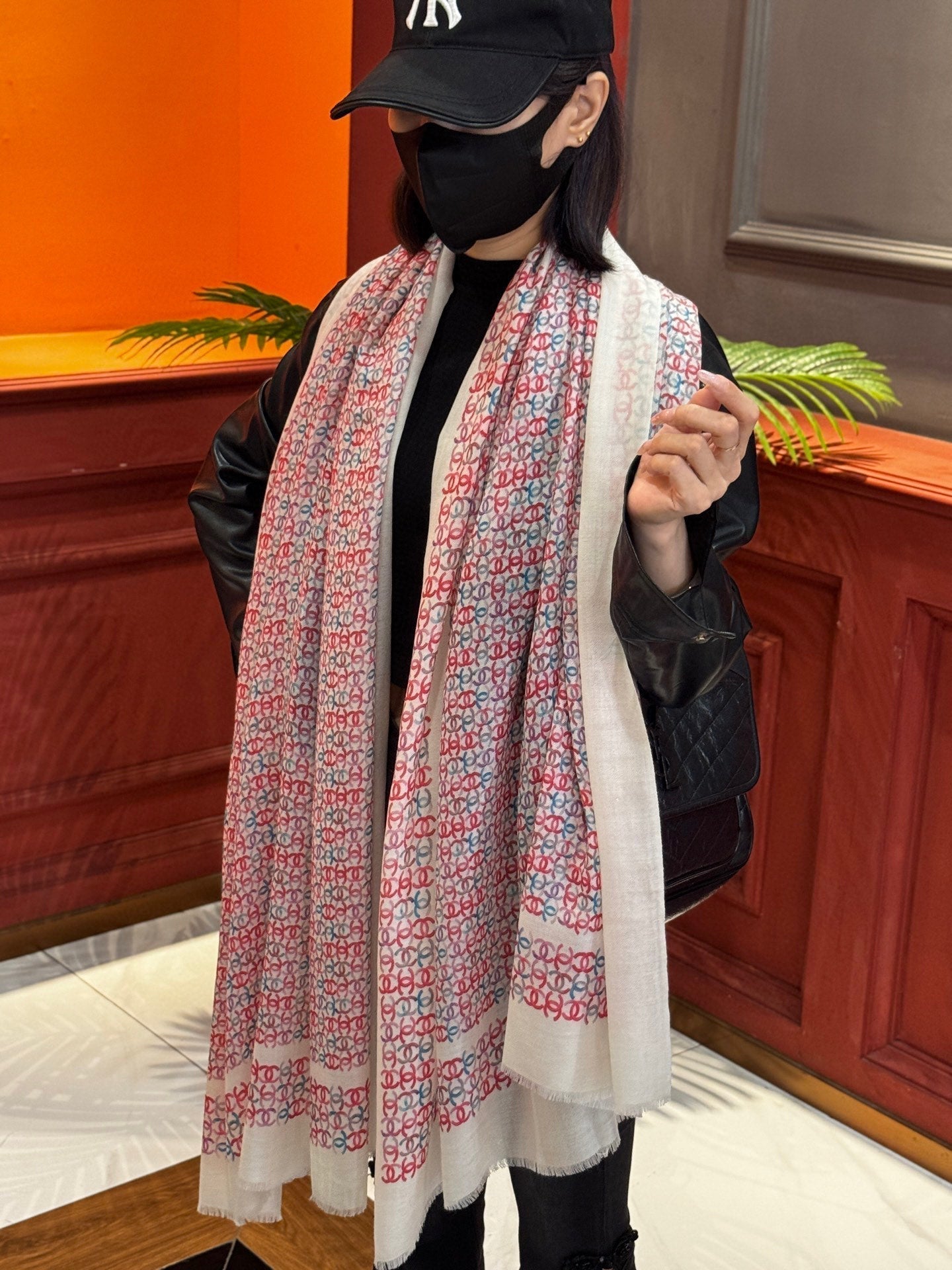 CHANEL 25S SCARF 200 IN CASHMERE 728978