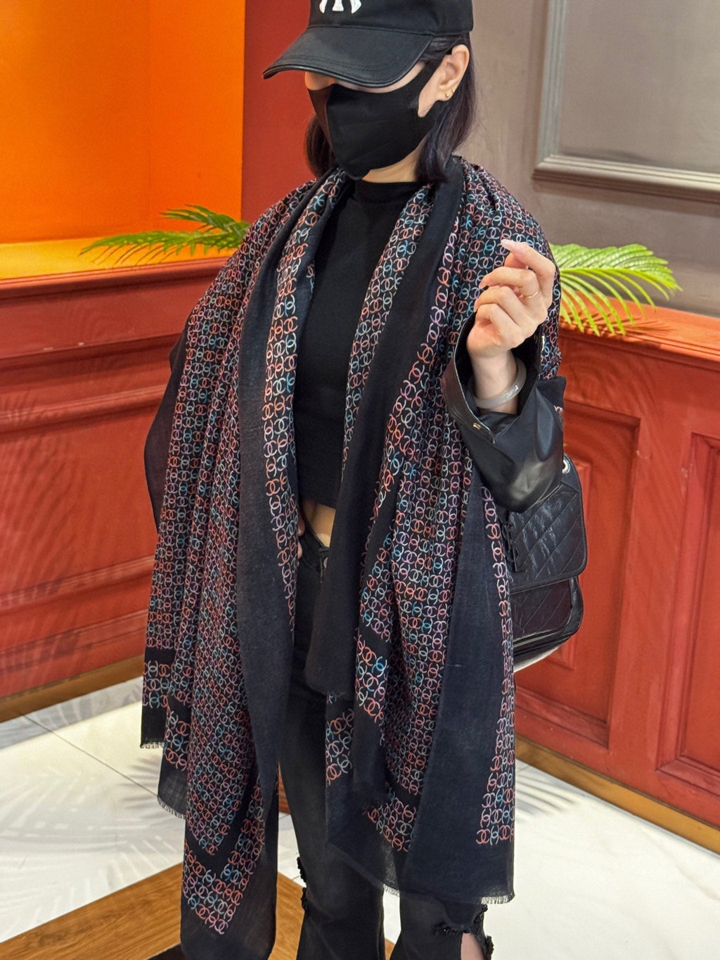 CHANEL 25S SCARF 200 IN CASHMERE 728979