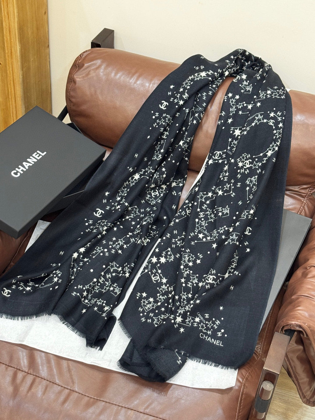 CHANEL 25S SCARF 200 IN CASHMERE 728986