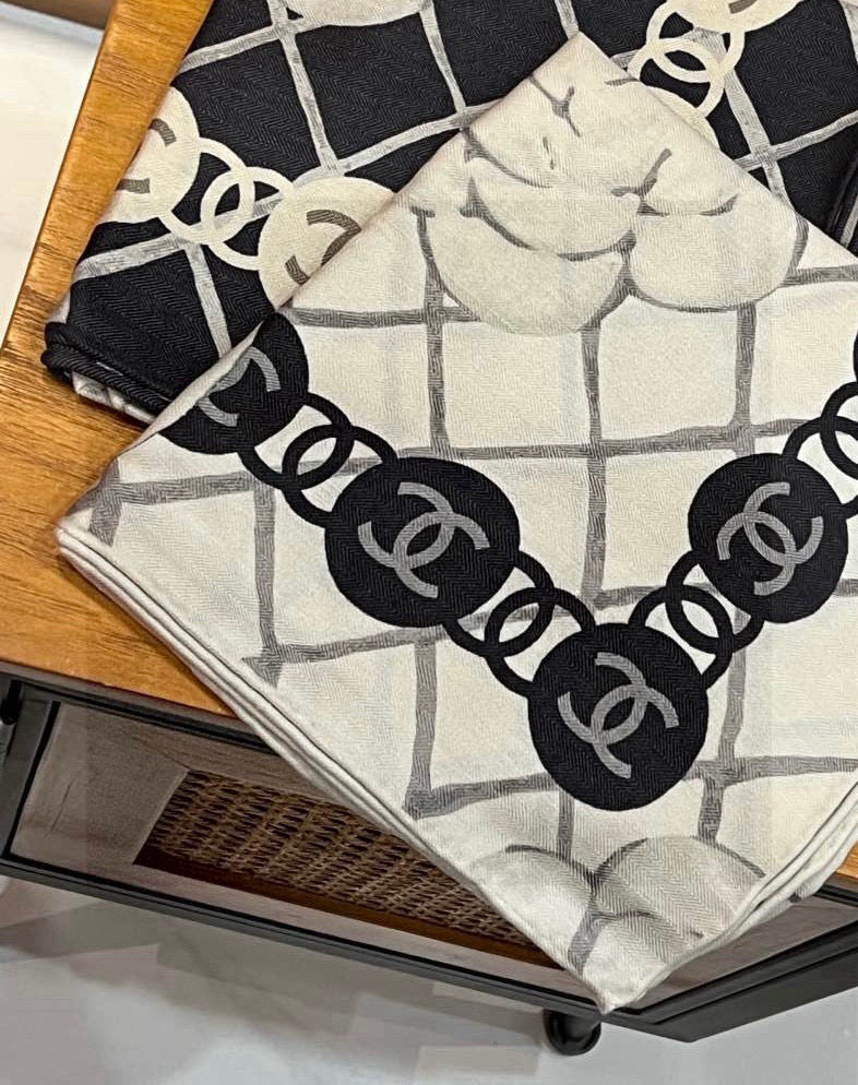 CHANEL 25S SCARF 110 IN CASHMERE SILK 730603