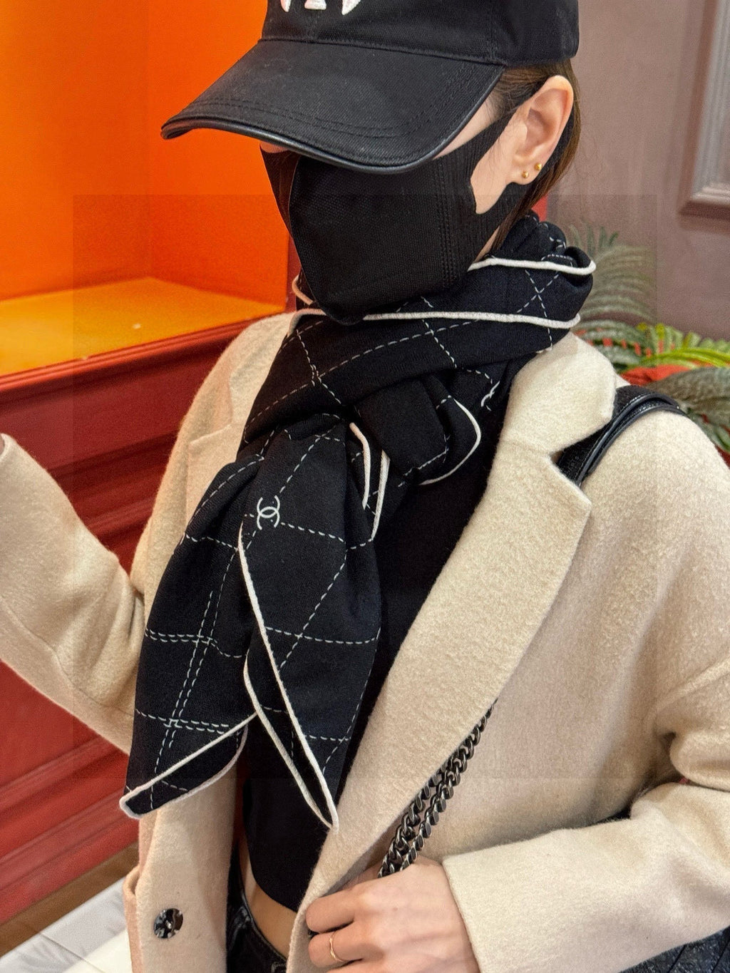 CHANEL 25S SCARF 140 IN SILK 735800