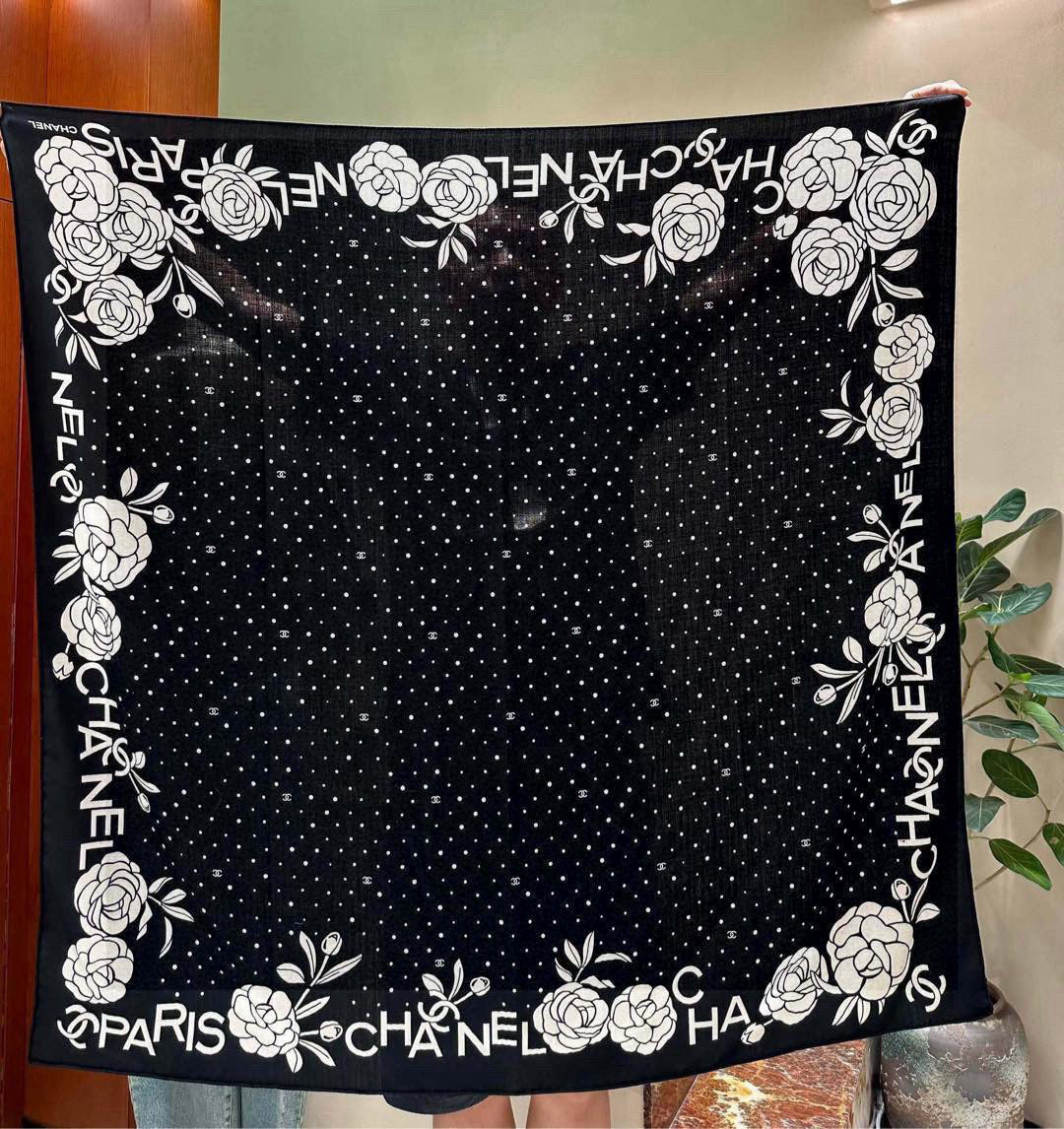 CHANEL 25S SCARF 140 IN SILK 735805