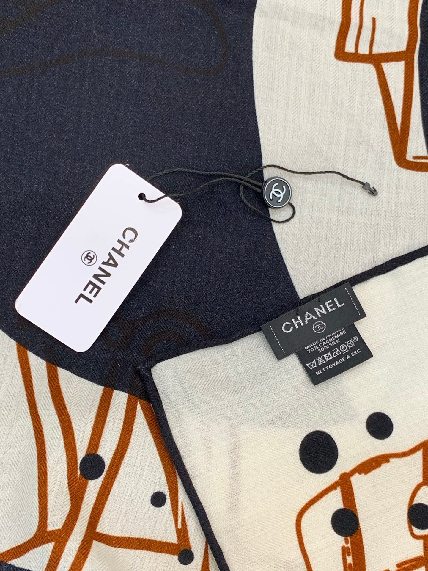 CHANEL 25S SCARF 135 IN CASHMERE 883636