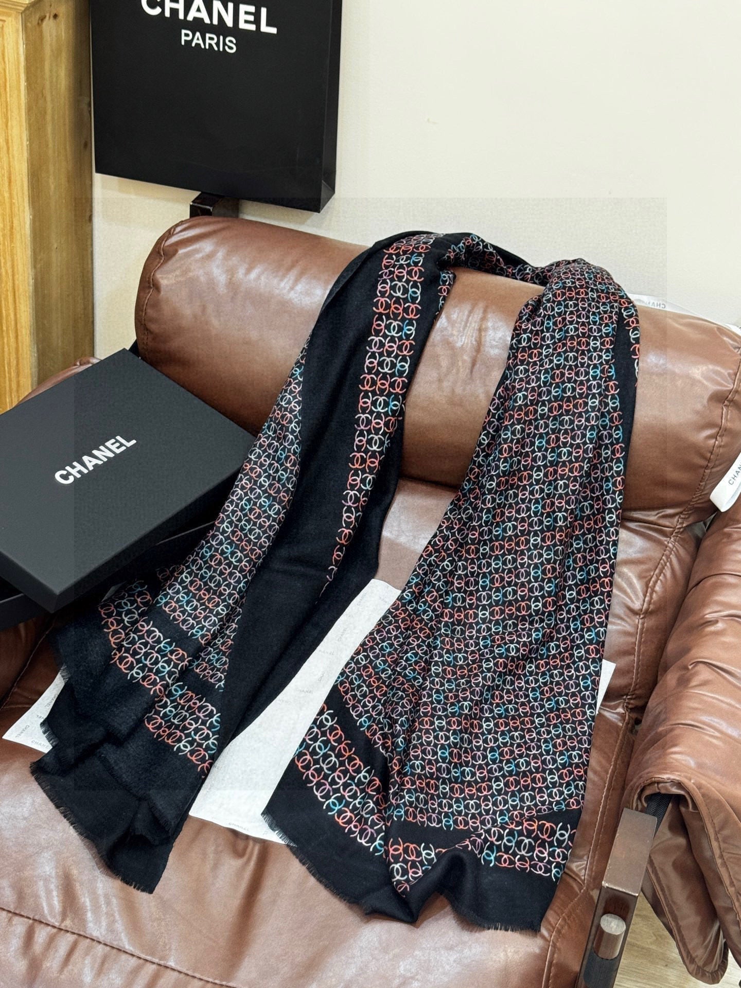 CHANEL 25S SCARF 200 IN CASHMERE 931462