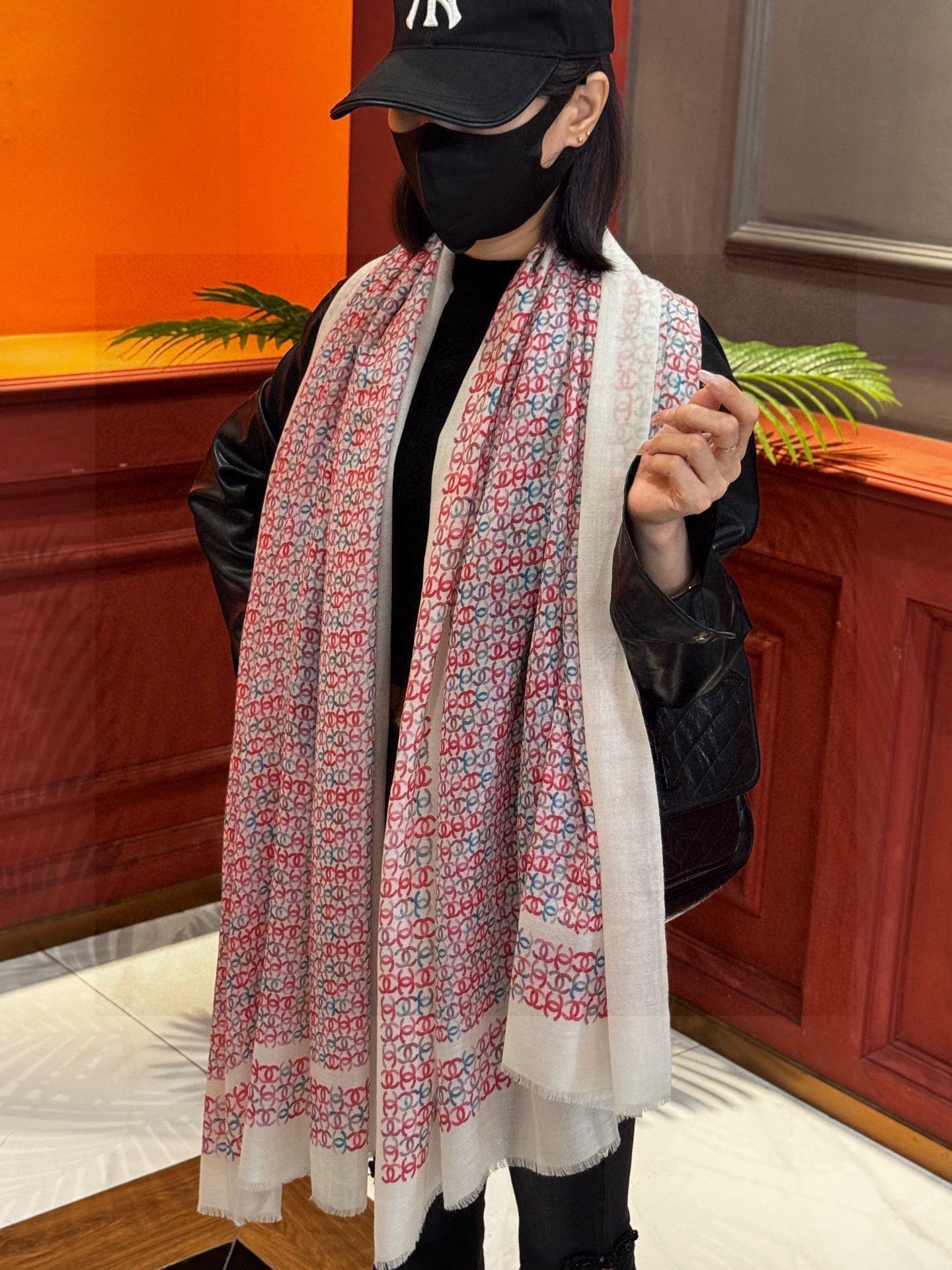 CHANEL 25S SCARF 200 IN CASHMERE 931463