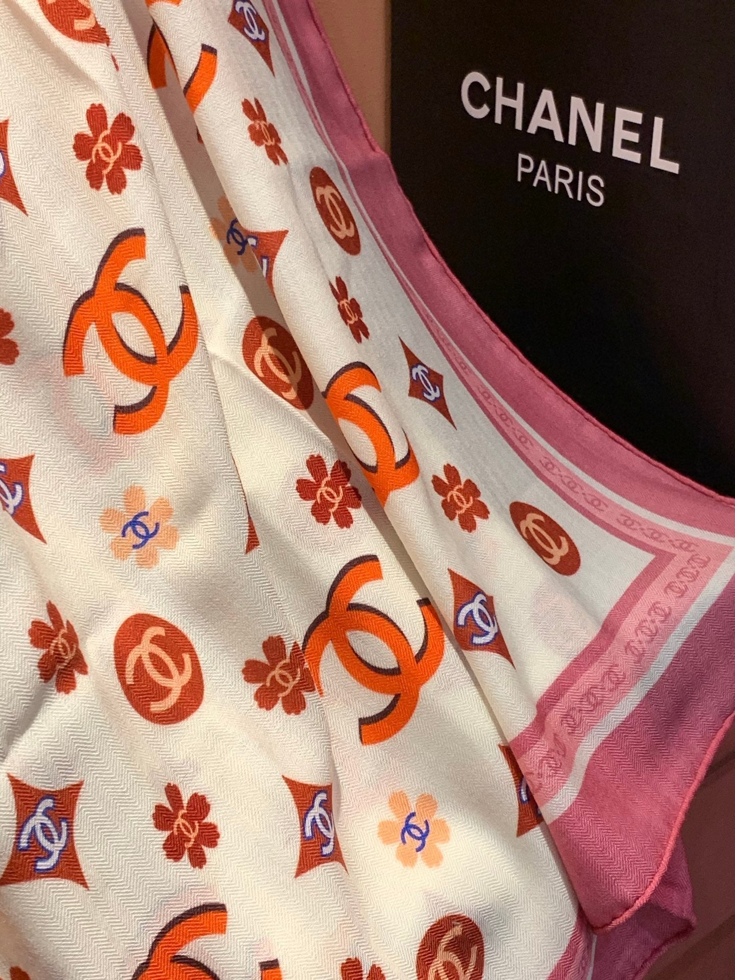 CHANEL 25S SCARF 140 IN CASHMERE 931507