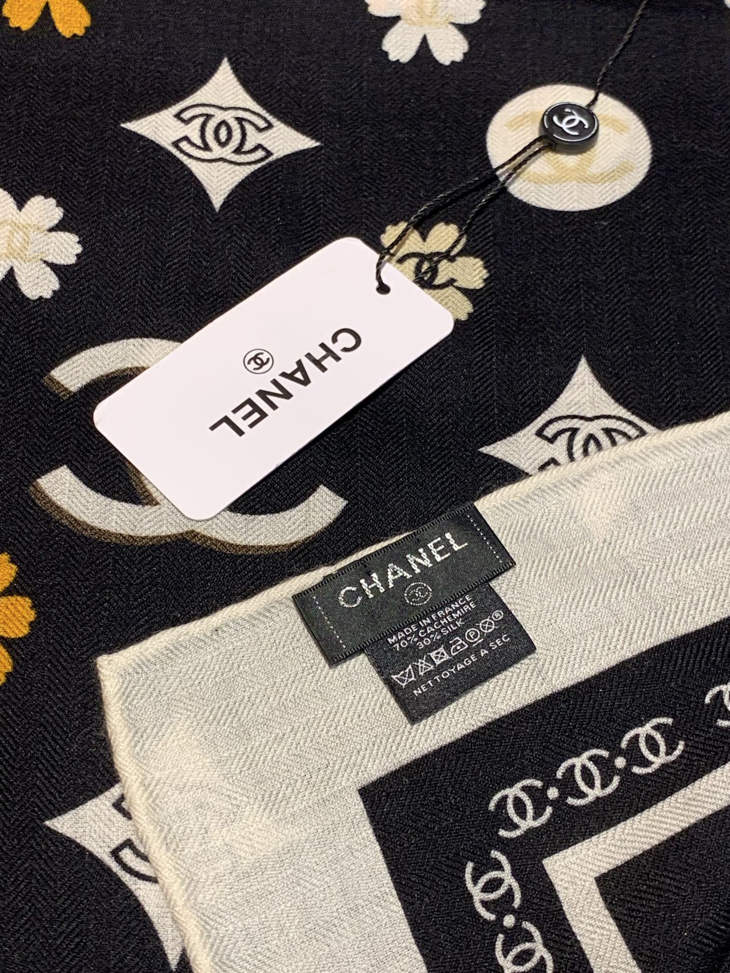 CHANEL 25S SCARF 140 IN CASHMERE 931509