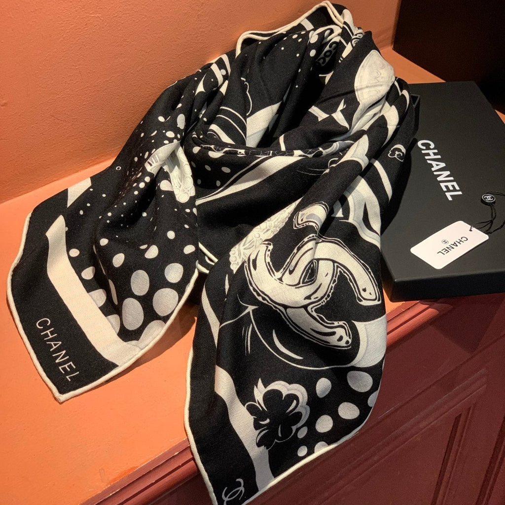 CHANEL 25S SCARF 140 IN SILK AND CASHMERE 931993