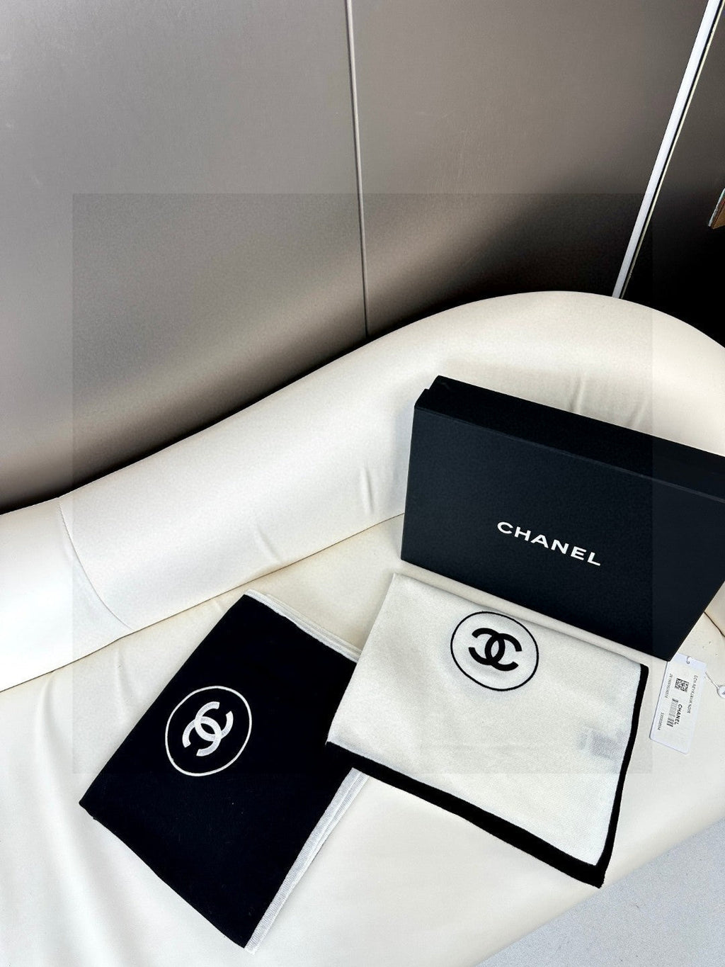CHANEL LONG SCARF 200 CM IN BLACK CASHMERE AND SILK 396411