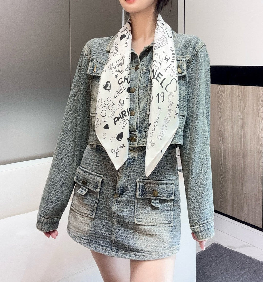 CHANEL 25S SCARF 90 IN SILK 730660