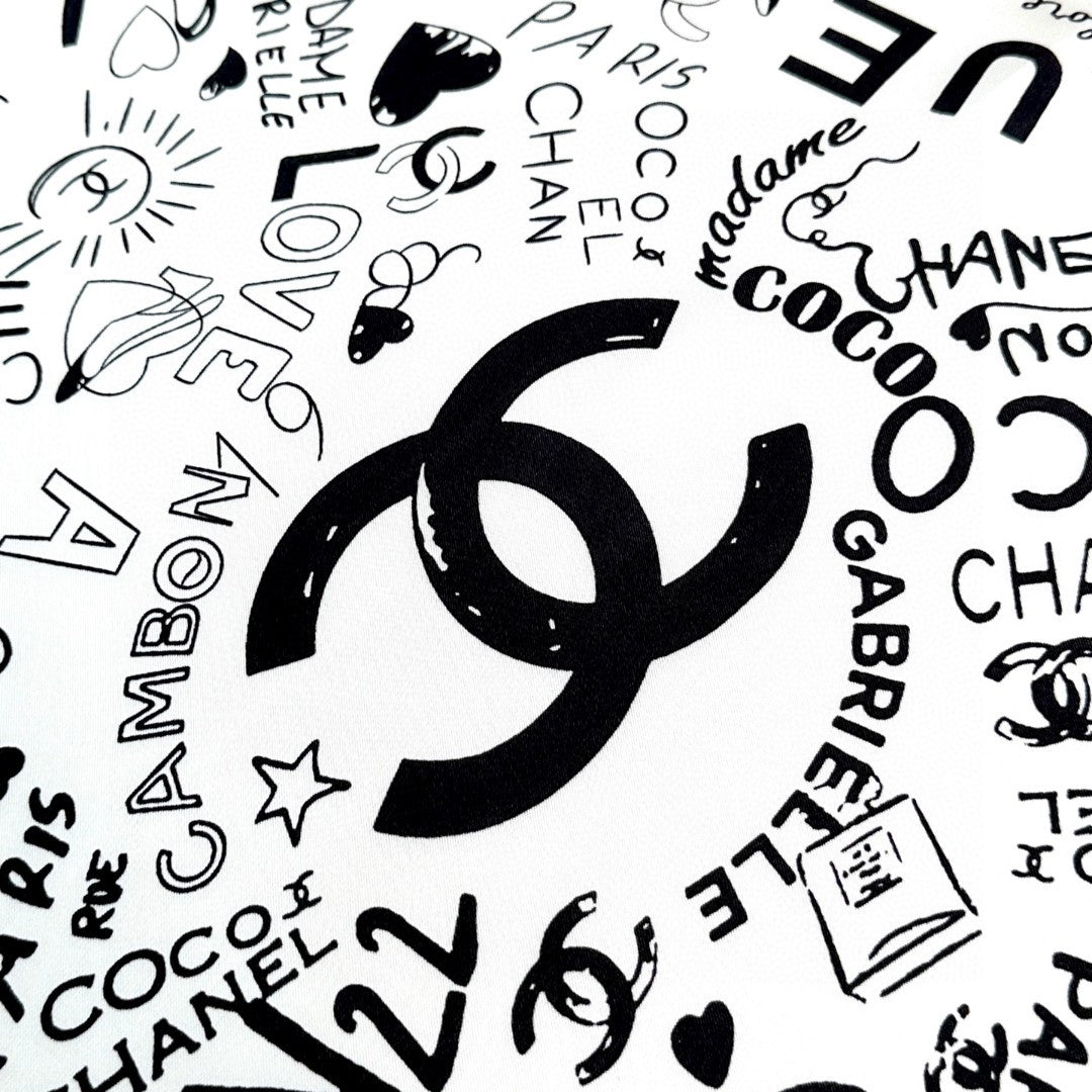 CHANEL 25S SCARF 90 IN SILK 730660