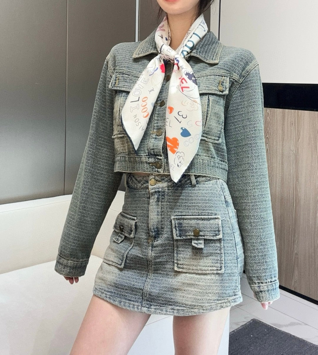 CHANEL 25S SCARF 90 IN SILK 730662