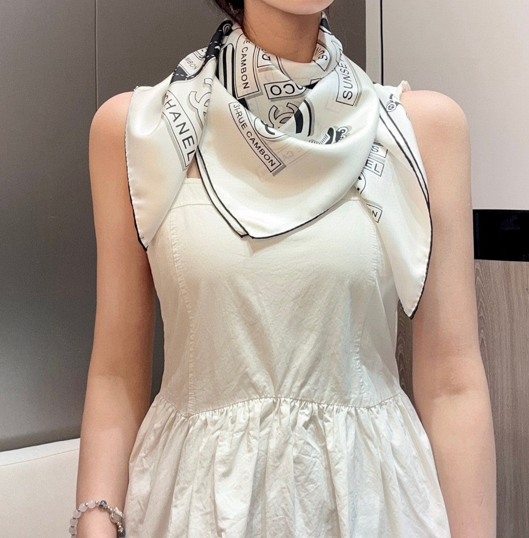 CHANEL 25S SCARF 90 IN SILK 729054
