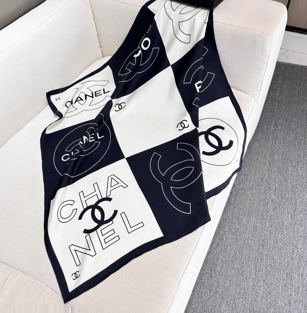 CHANEL 25S SCARF 90 IN SILK 730653