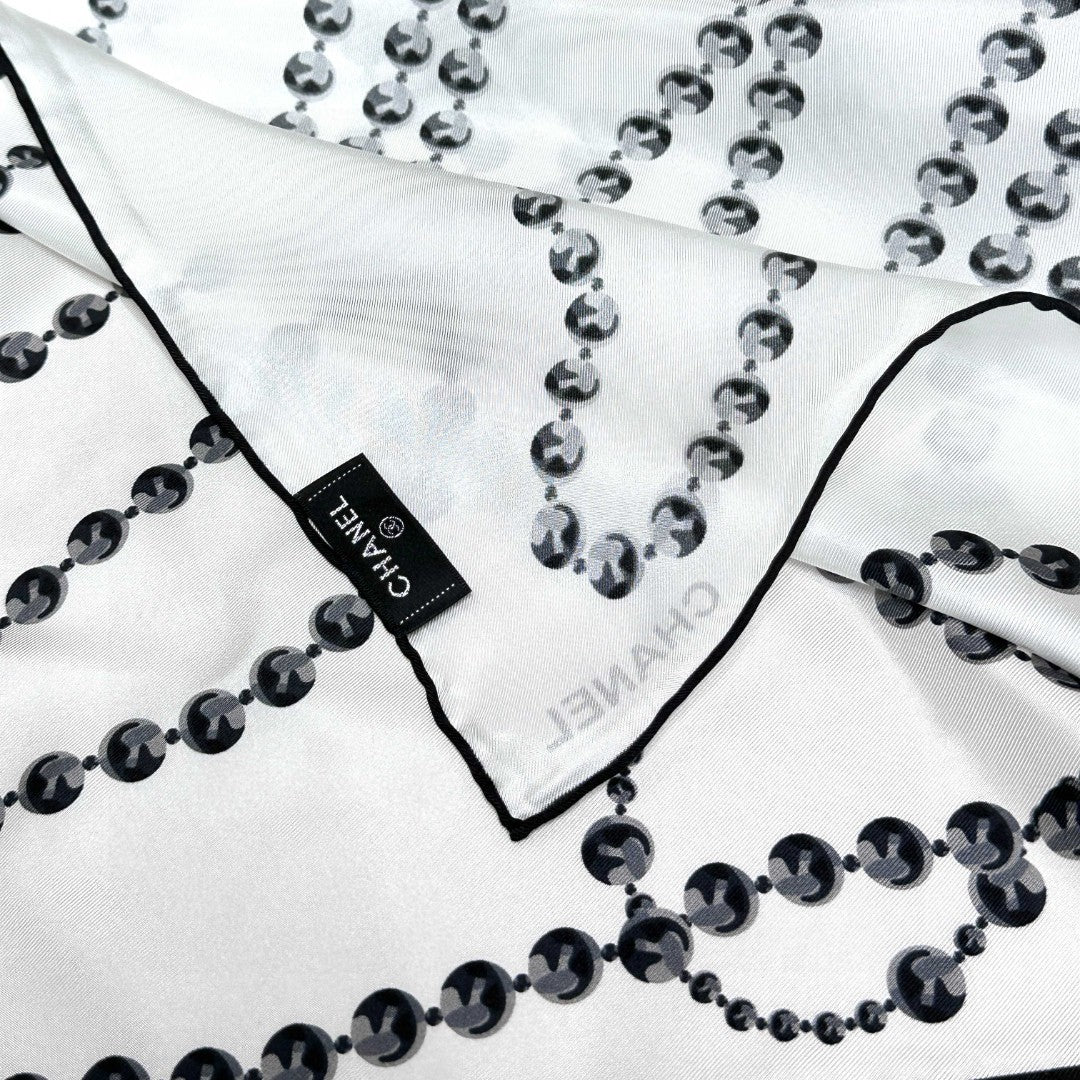 CHANEL 25S SCARF 90 IN SILK 711321