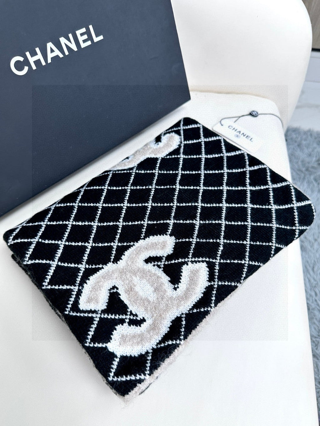 CHANEL 25S SCARF 185 IN CASHMERE 721525
