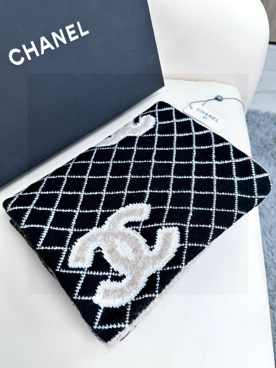 CHANEL 25S SCARF 185 IN CASHMERE 721525