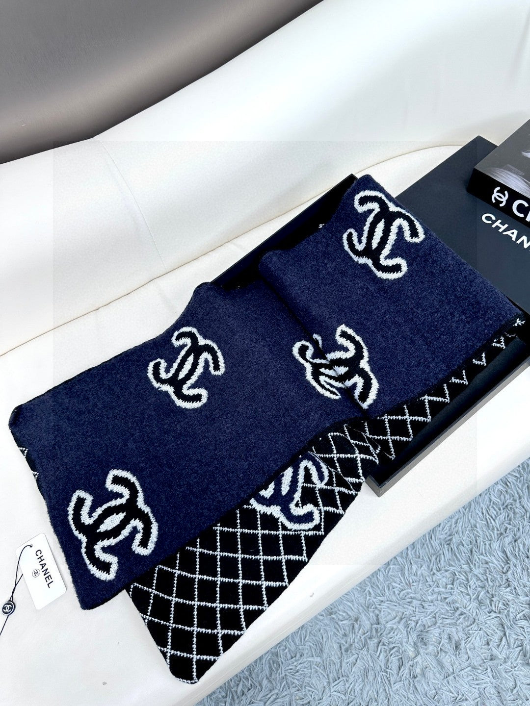CHANEL 25S SCARF 185 IN CASHMERE 721526