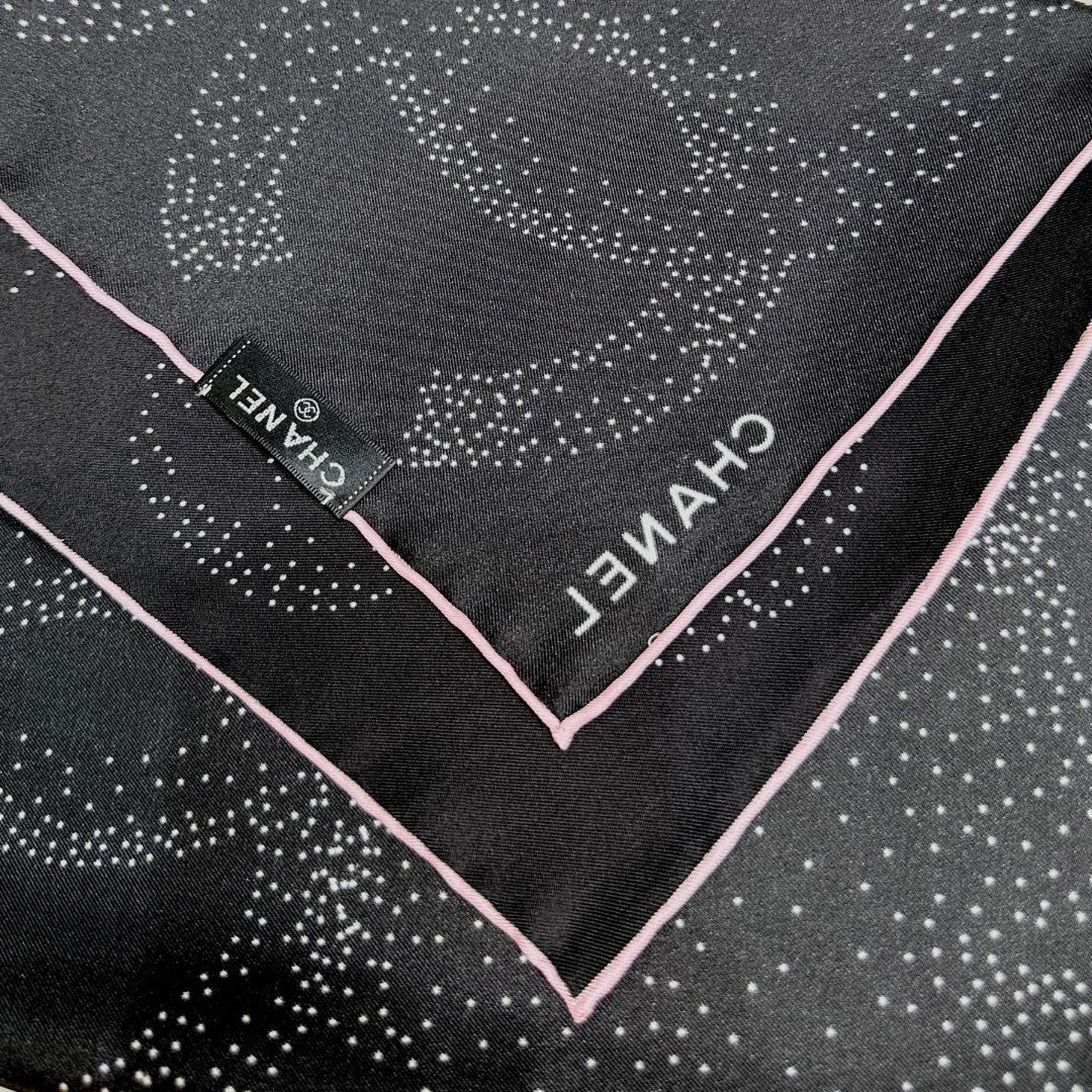 CHANEL 25S SCARF 90 IN SILK 730643