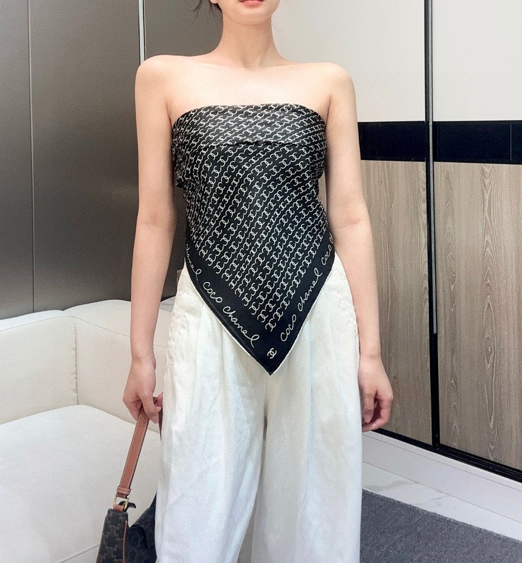 CHANEL 25S SCARF 90 IN SILK 732137