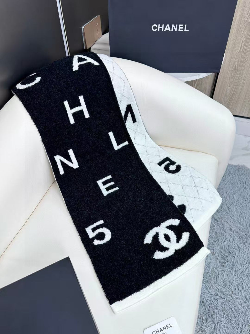 CHANEL 25S SCARF 180 IN CASHMERE 881631