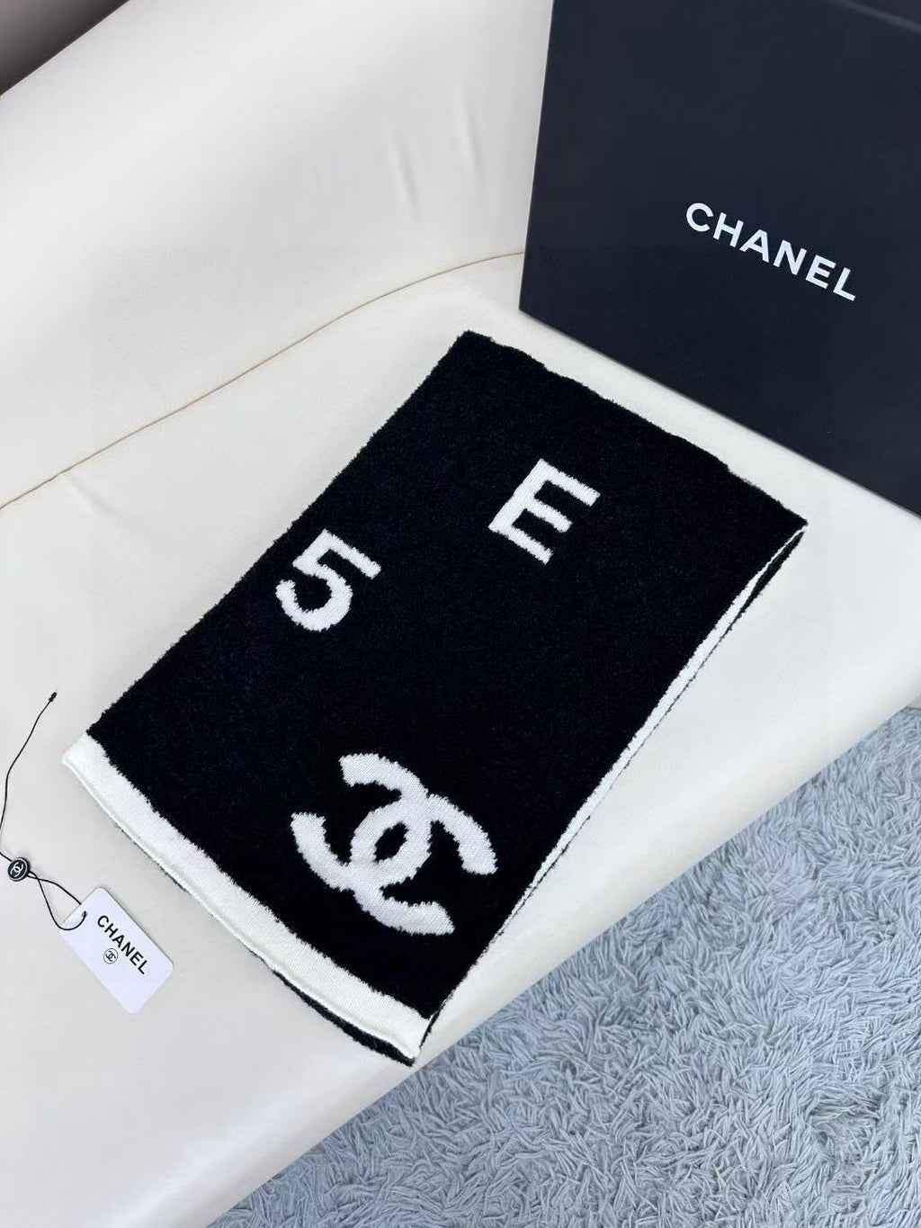 CHANEL 25S SCARF 180 IN CASHMERE 881631