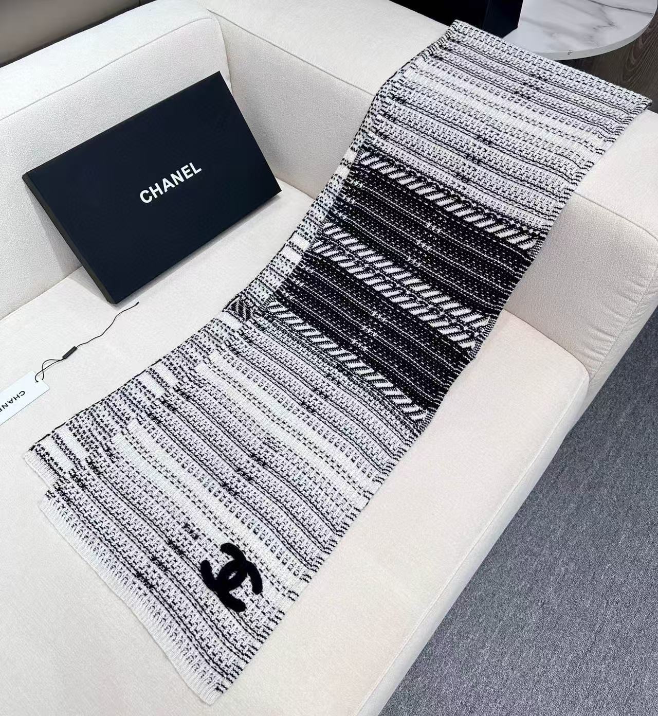 CHANEL 25S SCARF 180 CM IN CASHMERE 943879